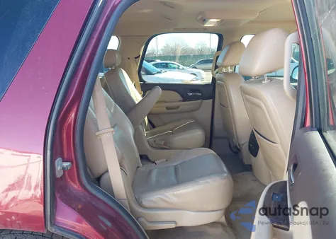 2010 GMC Yukon Denali z USA, uszkodzony, nr VIN 1GKUKEEF2AR252243